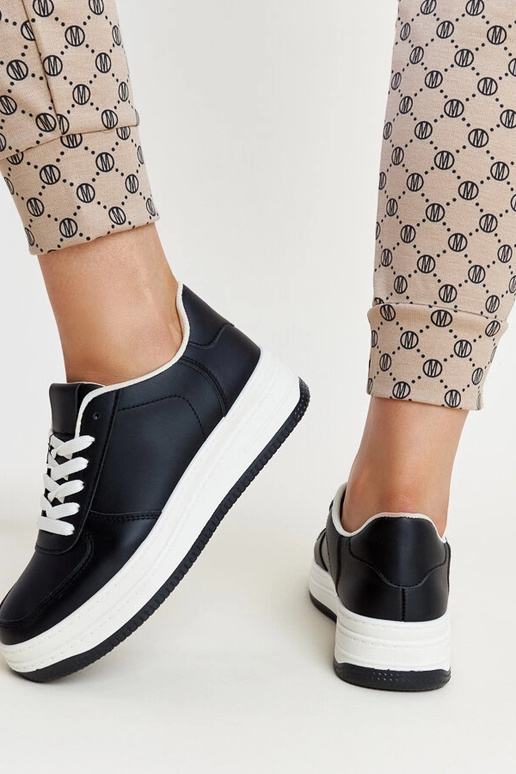 Baskets à plateforme Cvita noires