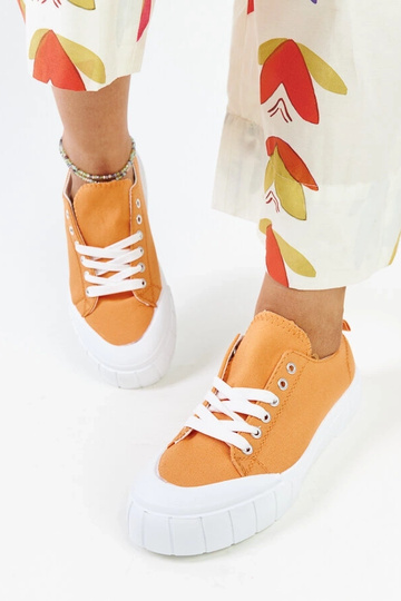 Baskets en tissu orange d'Eduard 2