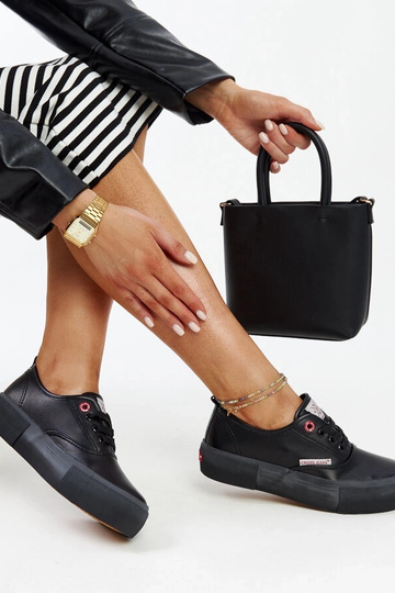 Baskets noires pour femmes CROSS JEANS 2