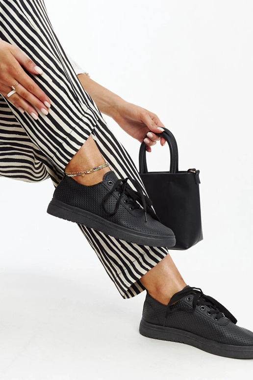 Baskets Segana noires ajourées