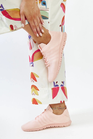 Baskets de sport roses...