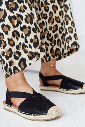 Espadrilles noires à bout ouvert de Tharn 2
