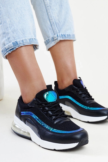 Baskets noires avec hologramme Jelka
