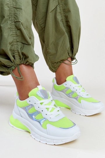 Baskets à semelle épaisse...