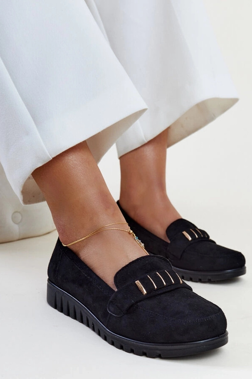 Mocassins noirs à bride décorative... Mocassins noirs à bride décorative...