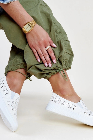 Baskets blanches à enfiler... 2