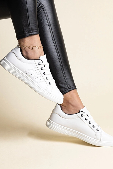 Baskets blanches en cuir... 2