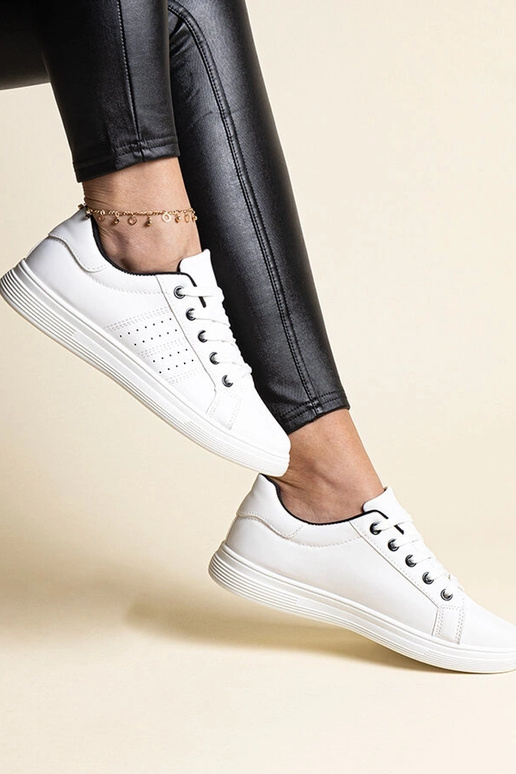Baskets blanches en cuir écologique...