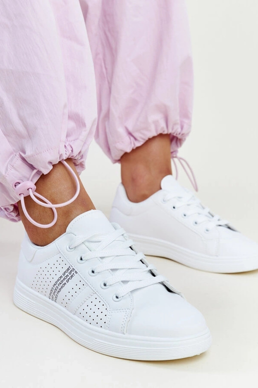 Baskets blanches en cuir écologique...