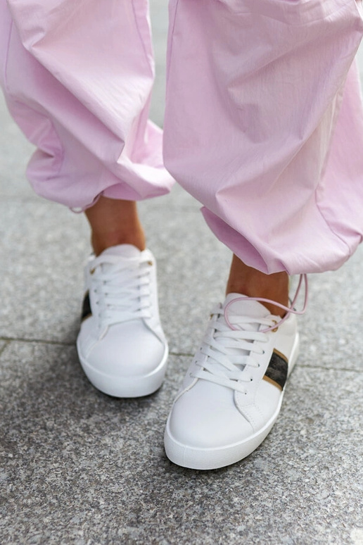 Baskets blanches avec bride...