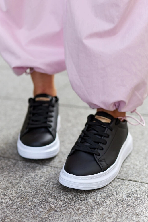 Baskets noires à semelle épaisse Ivalu