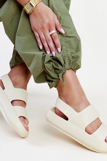 Sandales Attiana Beige 2