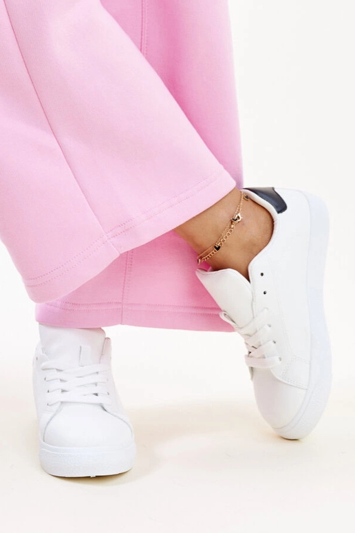 Baskets Akila noires et blanches