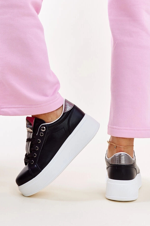 Baskets noires et argentées avec...