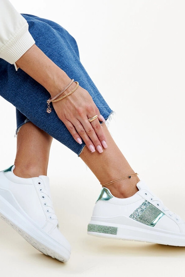 Baskets blanches et vertes... 2