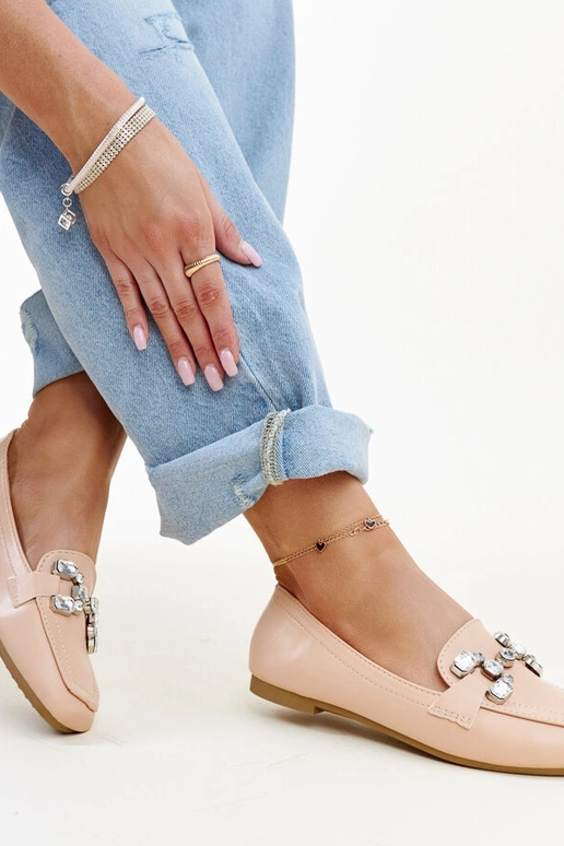 Mocassins beiges avec boucle en... Mocassins beiges avec boucle en...