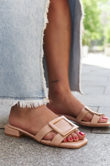 Tongs beiges avec semelle intérieure en cuir Wilia 2