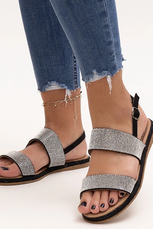 Sandales noires ornées de zircons... Sandales noires ornées de zircons...