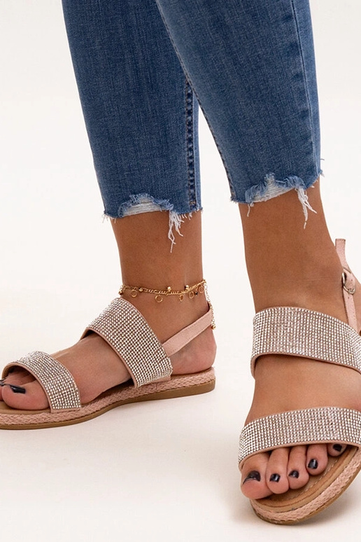 Sandales roses ornées de zircons... Sandales roses ornées de zircons...