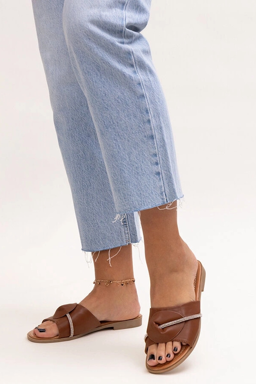 Kapki ornés d'une bande avec des... Kapki ornés d'une bande avec des...