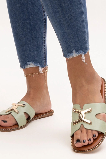 Tongs vertes avec boucle...