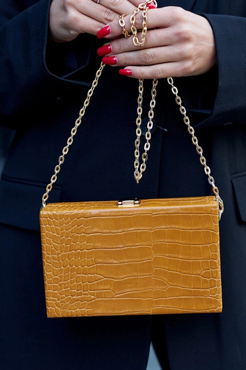 Sac "coffre" jaune sur chaîne Dratche