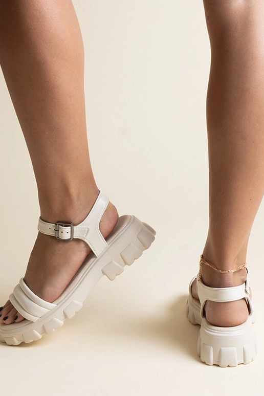 Sandales beiges à semelle massive Meredi