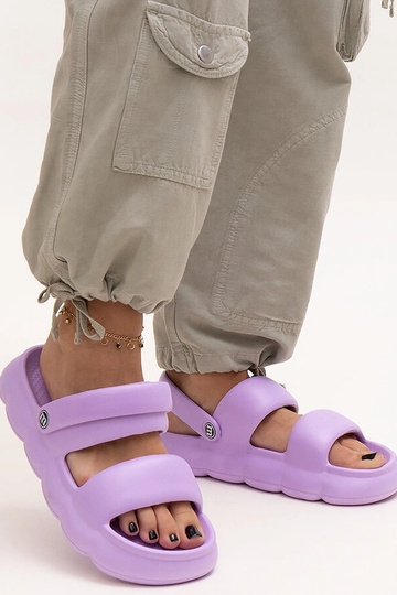 Sandales légères en mousse...