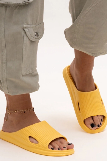 Chaussons en mousse myrtile...