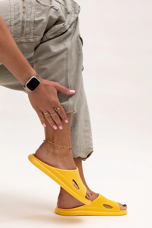 Chaussons en mousse myrtile jaune Chaussons en mousse myrtile jaune