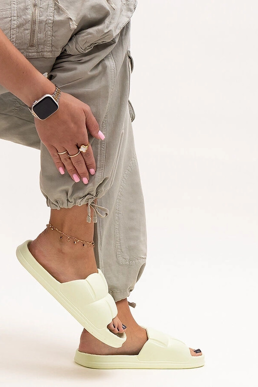 Tongs en mousse vertes à diamants Tongs en mousse vertes à diamants