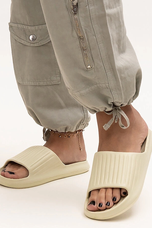 Tongs en mousse vertes Gilly Tongs en mousse vertes Gilly