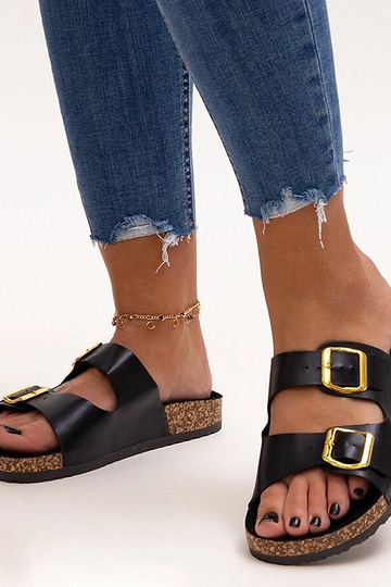 Sandales noires sur semelle...