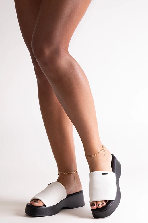 Tongs à plateforme blanches Big Star... Tongs à plateforme blanches Big Star...