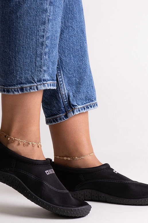 Chaussures de sport aquatiques noires...