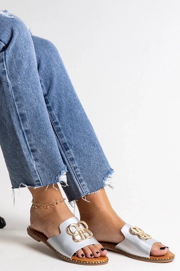 Tongs argentées avec boucle... 2