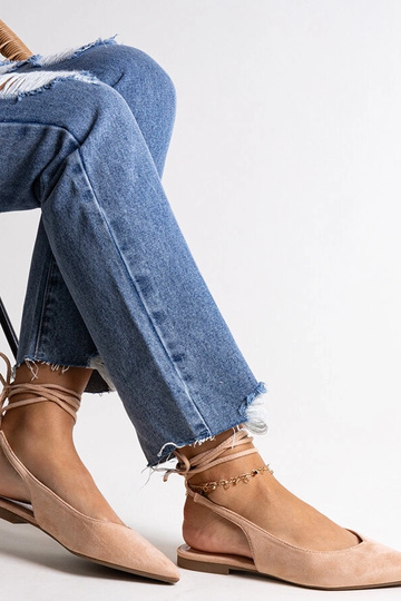 Ballerines beiges à lacets...