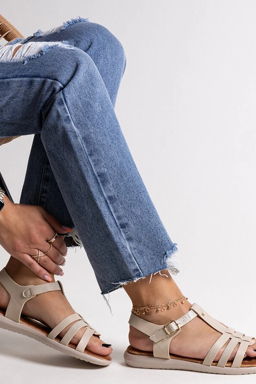 Sandales blanches en cuir écologique... Sandales blanches en cuir écologique...