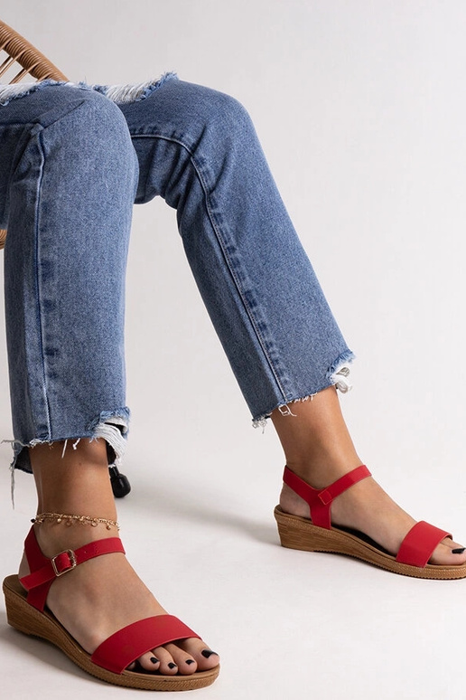 Sandales rouges en cuir écologique de... Sandales rouges en cuir écologique de...