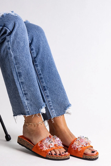 Tongs orange décorées de...