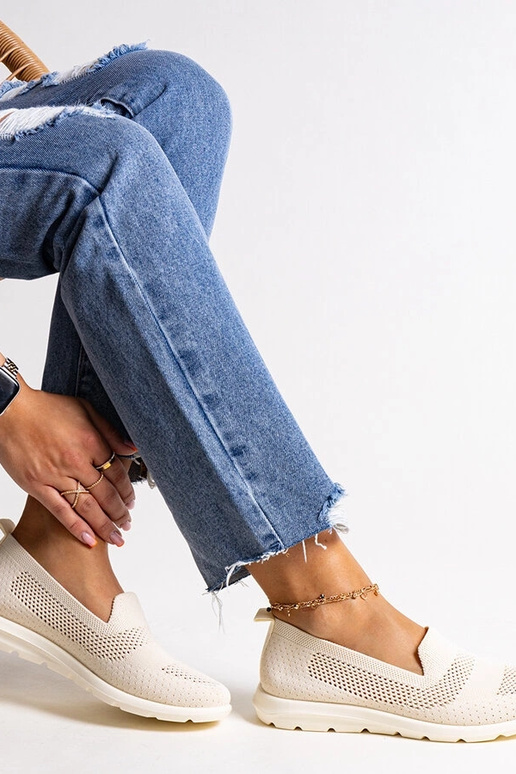 Baskets beiges à semelles en mousse...