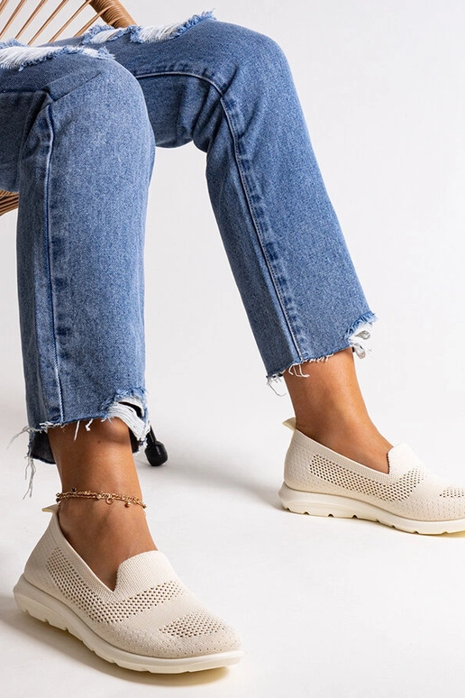 Baskets beiges à semelles en mousse...