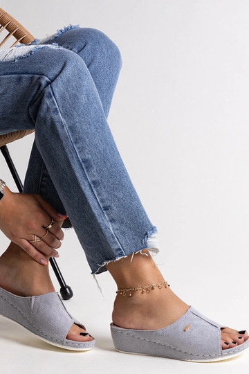 Sandales compensées grises...