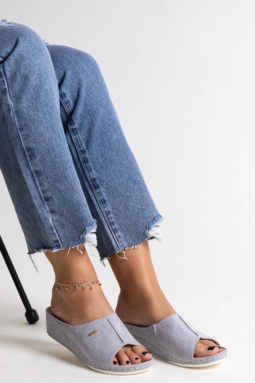 Sandales compensées grises... 2