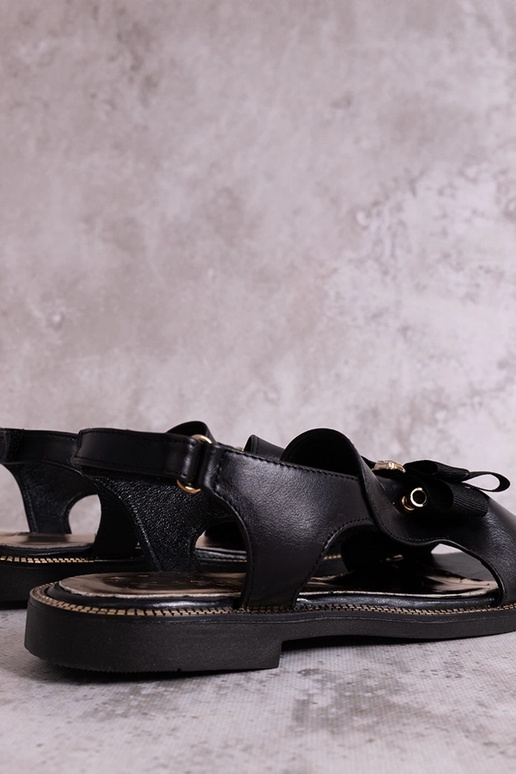 Sandales noires avec nœud et zircon...