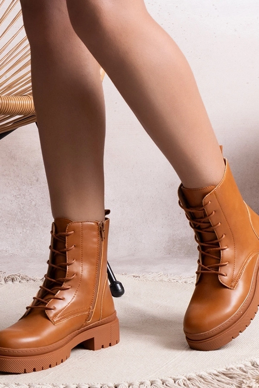 Bottines classiques brunes doublées...