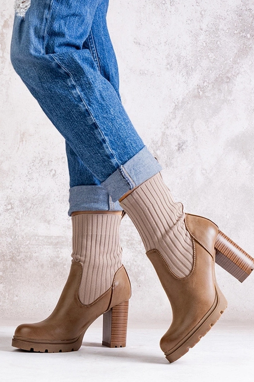 Bottines beige foncé à talon bloc en...