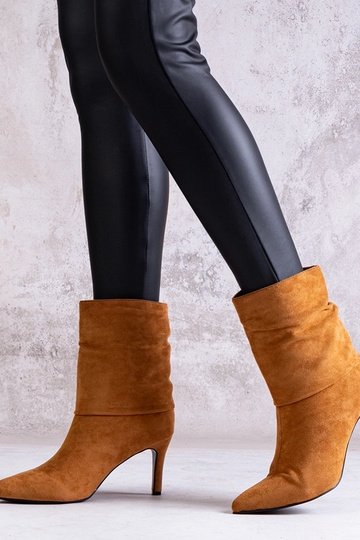 Bottines à talons hauts...