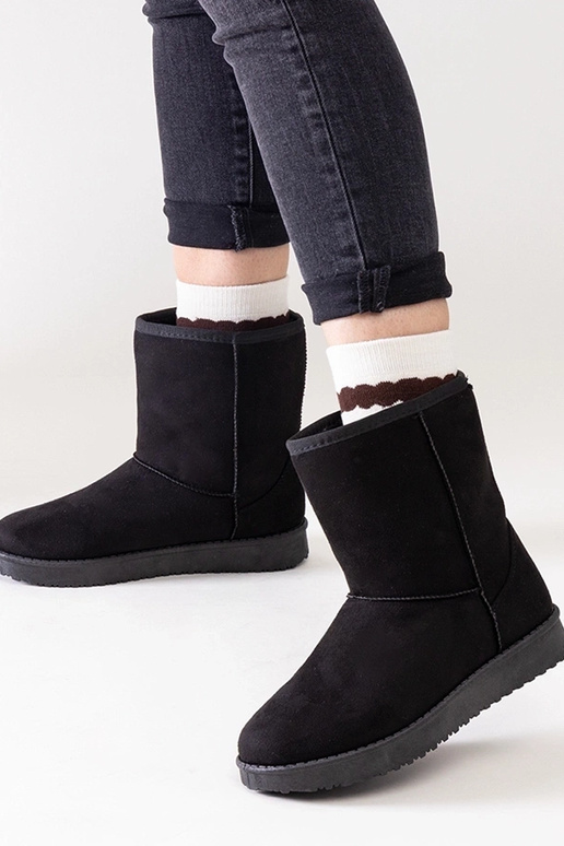 Bottes de neige classiques isolées...