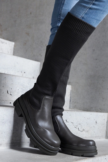 Bottines vertes à enfiler avec tige élastique sur une semelle massive Elthea